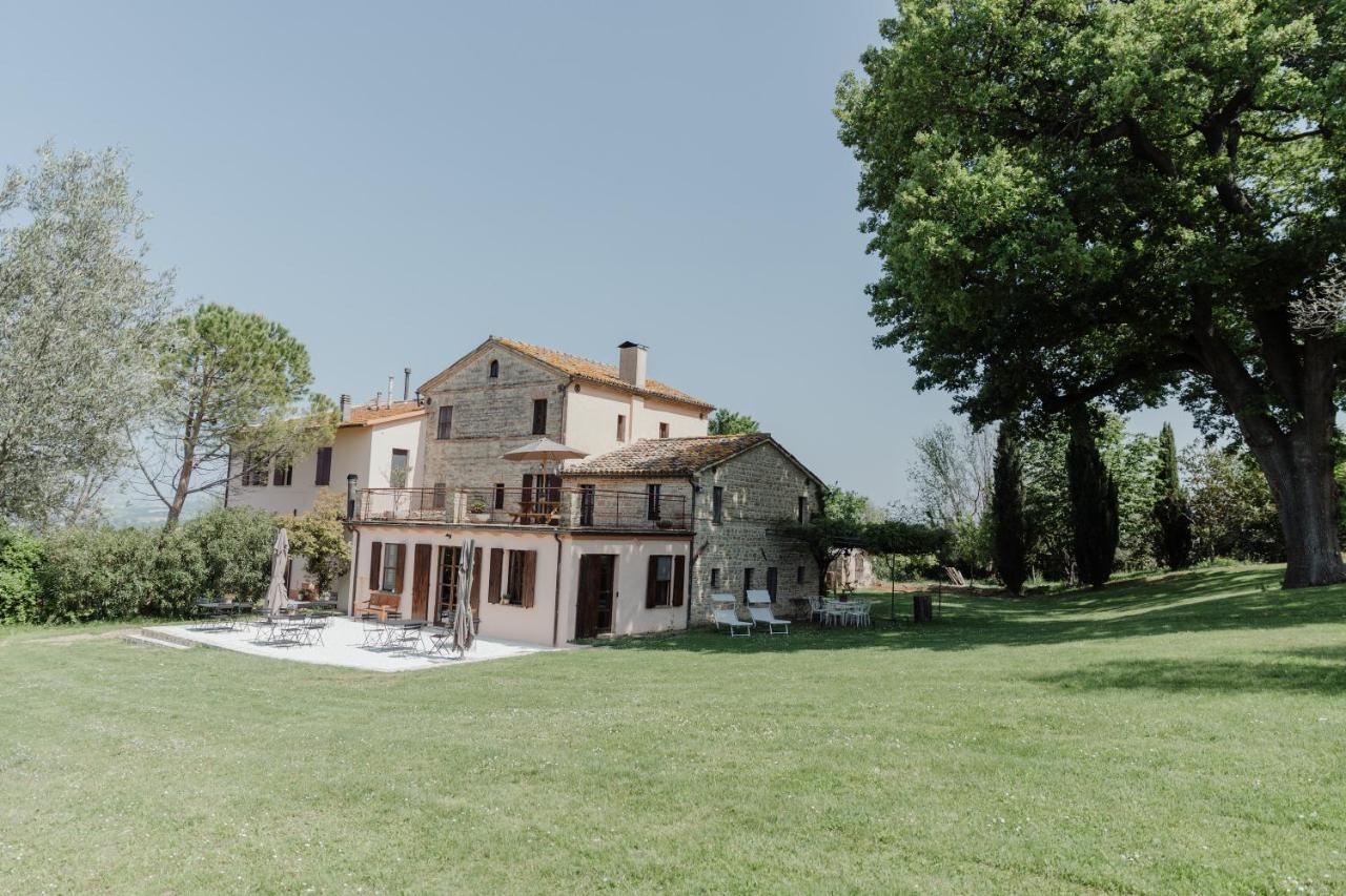 Agriturismo Qui Voglio Monte Roberto Exterior foto