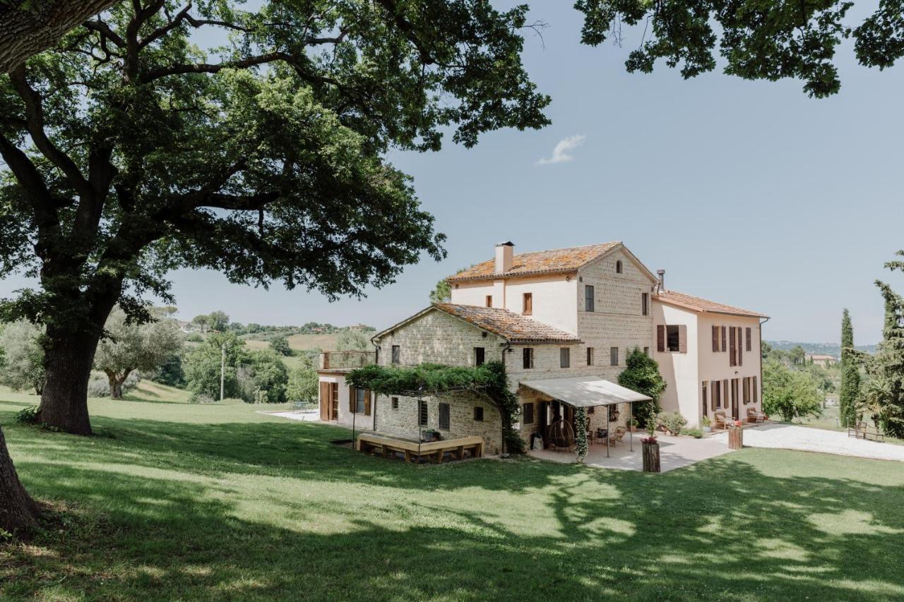 Agriturismo Qui Voglio Monte Roberto Exterior foto